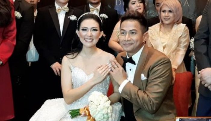 Mengenal Aida Chandra, Pengusaha Sukses yang Dinikahi Delon Thamrin