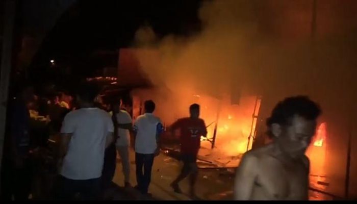 700 Kios Pedagang Pekaian Bekas Ludes Terbakar