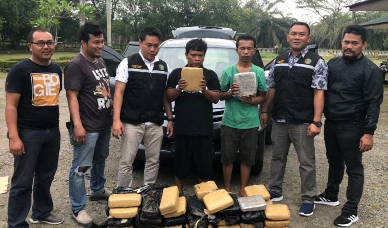 Polisi Amankan 2 Warga Jabar Seludupkan 58 Kg Ganja Kering Dari Aceh
