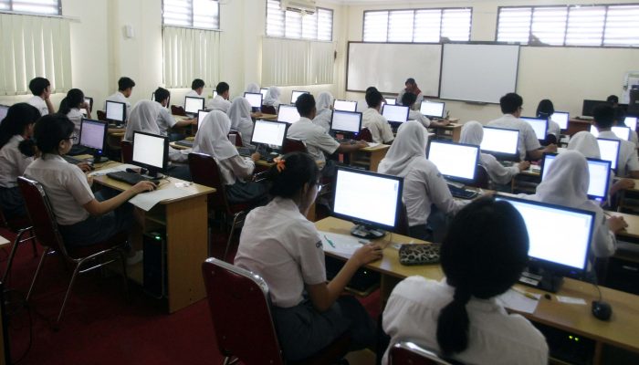 Anggota DPR minta pemerintah evaluasi UN