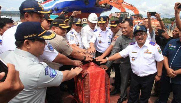 Dukung Pariwisata Toba, Kemenhub Kembali Bangun 2 Kapal Penyeberangan