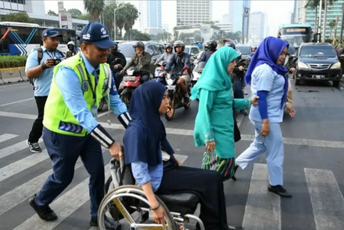 12 titik jalan di Jaktim Dipasang Lampu Penyeberangan Orang