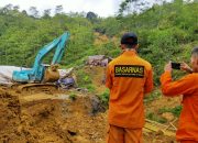 Basarnas Banten Terus Cari 9 Penambang Emas Yang Terjebak Longsor Basarnas Banten Terus Cari 9 Penambang Emas Yang Terjebak Longsor