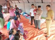 Anggota DPR-RI Berikan Bantuan Ke Mauk