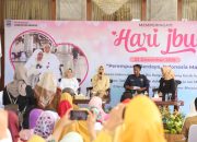 Peringati Hari Ibu, Bupati Tatu Berbagi Inspirasi dan Hibur Lansia