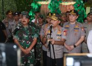 Kapolri dan Kabaharkam Tinjau Gereja di Malam Natal
