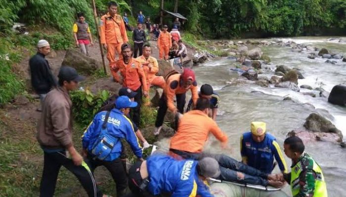 Bis Sriwijaya Kelebihan Penumpang Gelap Masuk Jurang 24 Tewas