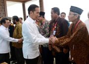 Presiden Joko Widodo “kulo nuwun” ke tokoh adat Kaltim