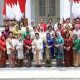 Lewat Jalan Sehat, Para Istri Menteri Adakan Berbagai Program Sosial
