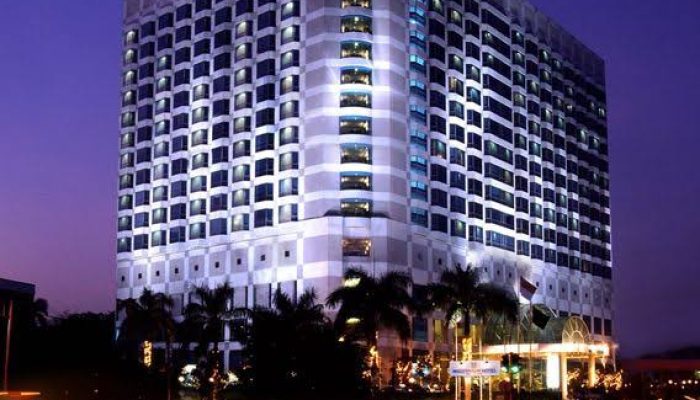 Rayakan Festive Season di Millennium Hotel Sirih Jakarta