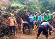 Longsor di Dusun Clibikan, Jalur Banjarnegara-Dieng Terputus