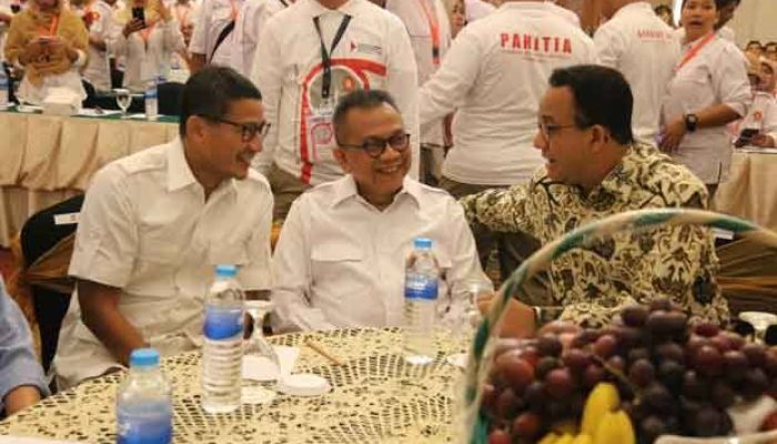 Hadiri Rakerda Gerindra, Anies dan Sandi saling lepas kangen