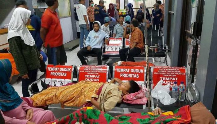 Puluhan Warga Keracunan Makan Diduga Dari Hajatan