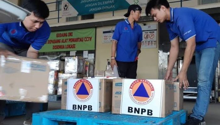 Garuda angkut bantuan 10.000 masker BNPB untuk WNI di Tiongkok