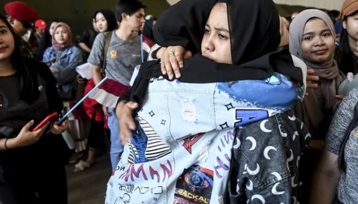 Isak Tangis dan Senyuman Hiasi Wajah WNI Yang Pulang dari Natuna