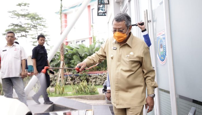 Atasi Covid-19, Benyamin: Perbanyak Alat Penyemprot Disinfektan