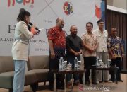 Perhimpunan dokter imbau warga tidak panik, tapi waspadai COVID-19