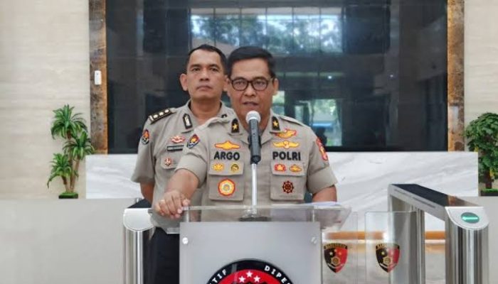 Anggota Polri tetap bertugas seperti biasa di tengah pandemi corona