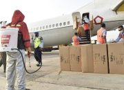 Pemerintah telah distribusikan puluhan ribu APD dan masker ke daerah