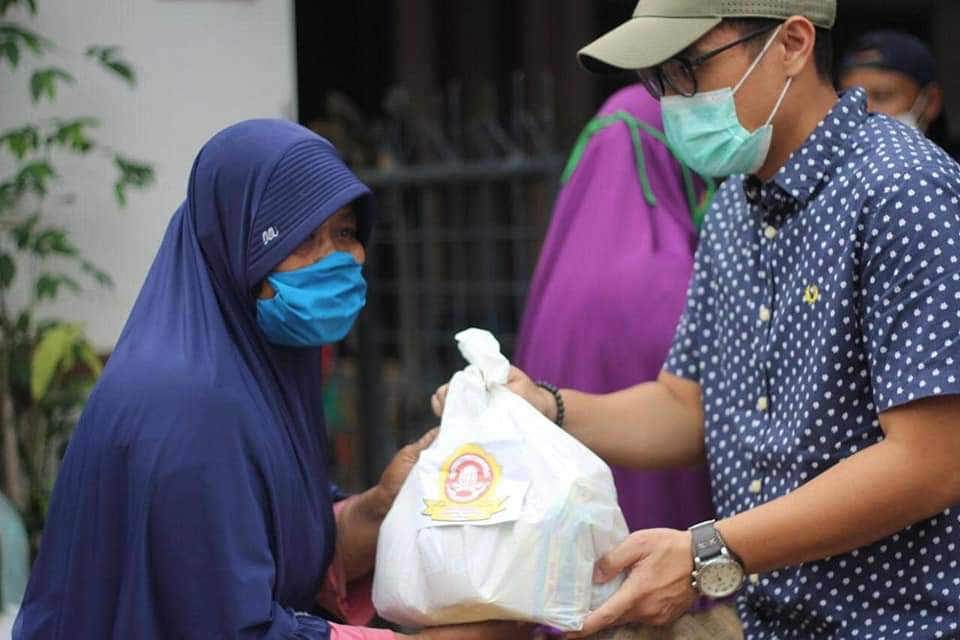 Bantu Warga Terdampak Covid-19, Pilar Saga Ichsan: Saya Terharu