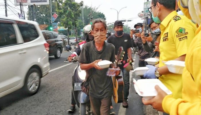 Berkah Ramadan, Pilar Saga Bagi Takjil di Jalan