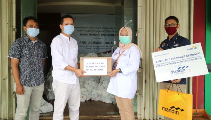 Ringankan Beban Warga Terdampak Covid-19, Bank Mandiri Serahkan Seribu Paket Sembako