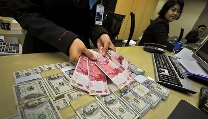 Rupiah Jumat pagi melemah 30 poin