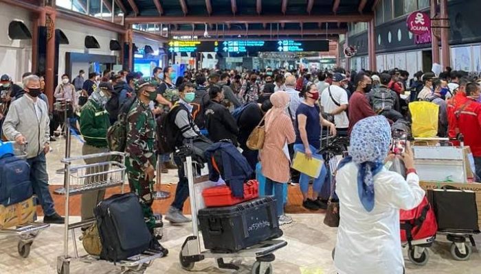 Angkasa Pura II ungkap penyebab penumpang membeludak di Bandara Soetta