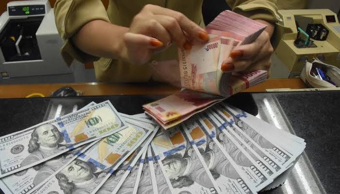 Rupiah Senin pagi menguat 74 poin