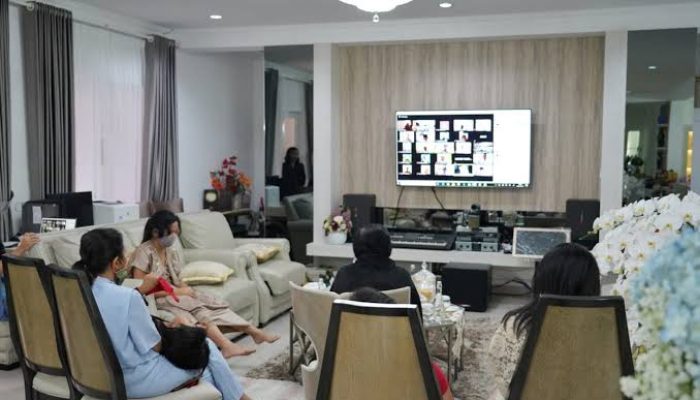 Menteri LHK halal bi halal virtual dengan jajarannya dan mitra