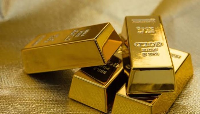 Emas berjangka turun karena aksi ambil untung dalam perdagangan tipis