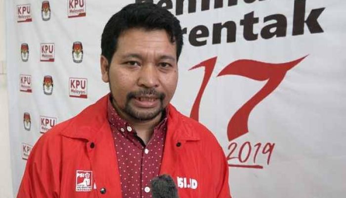 Duet Muhamad-Saras, Pengamat; Kasihan Azmi Tersingkir