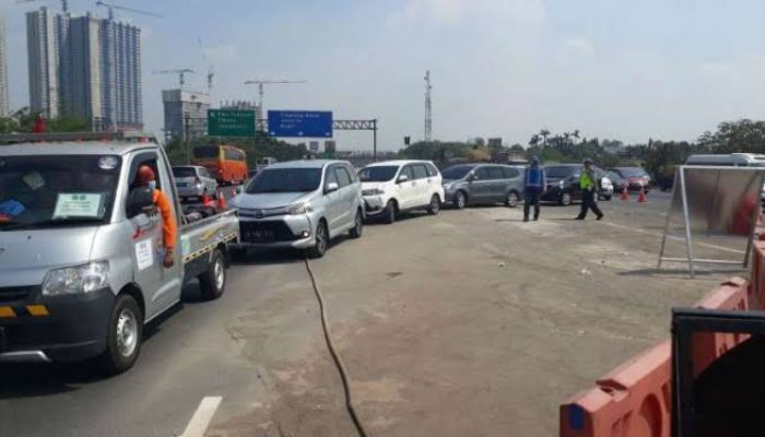 Lalu lintas padat, Tol Jakarta-Cikampek diterapkan “contraflow”