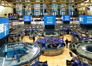 Wall Street ditutup lebih tinggi di tengah data ekonomi