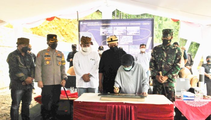 Bupati Lebak Resmikan Jembatan Cikidang Yang Menghubungkan Tiga Desa