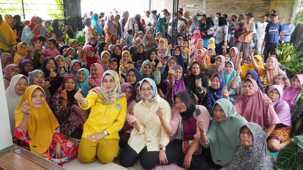Nyalon Gubernur Banten, Emak-Emak Minta Airin Bangun Fasilitas Taman Bermain Anak