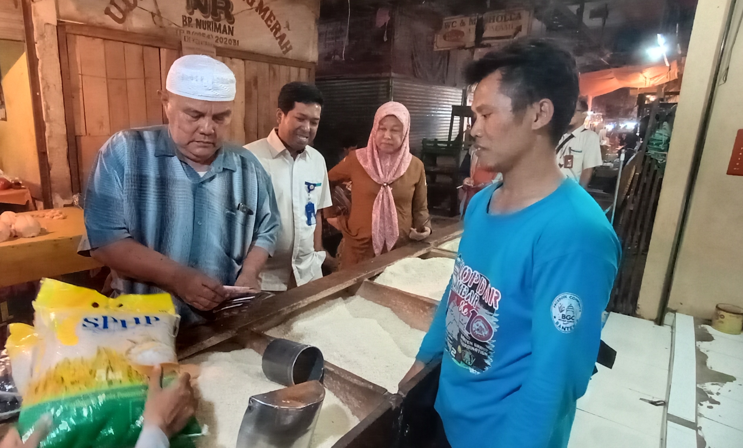 Jaga Stabilitas Harga, Bulog Subdivre Serang  Pasok 200 Ton Beras ke Pasar Tradisional
