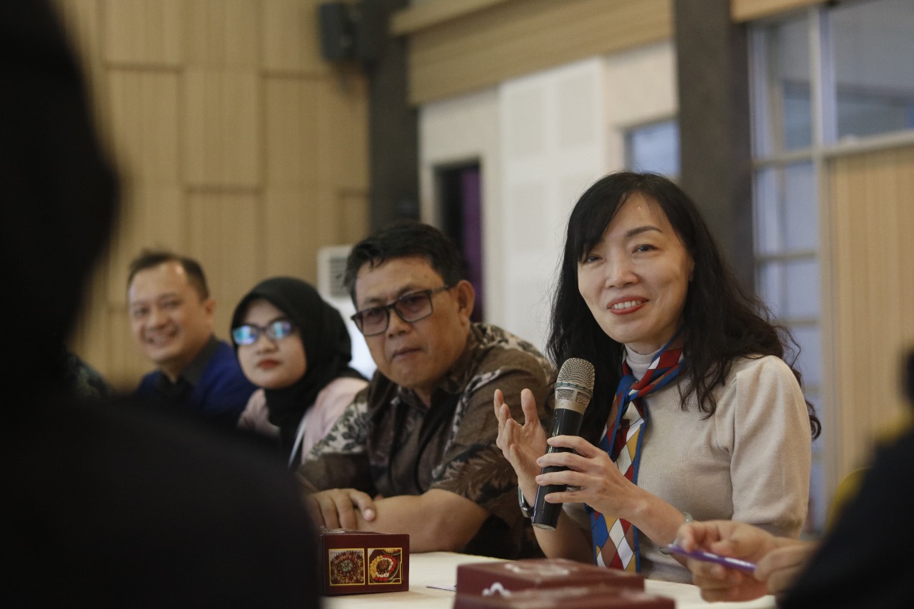 BEA CUKAI DENGARKAN ASPIRASI  PERKUMPULAN PUSAT LOGISTIK BERIKAT INDONESIA