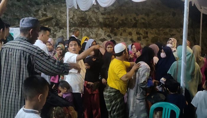 Peringati Maulid Nabi, Warga Perumahan Bumi Banten Indah Berbagi Sembako
