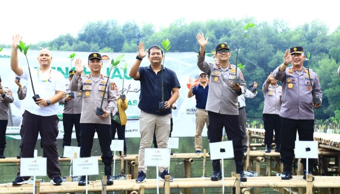 HUT Humas Polri Ke-72 Dirayakan Dengan Gerakan Pelestarian Lingkungan