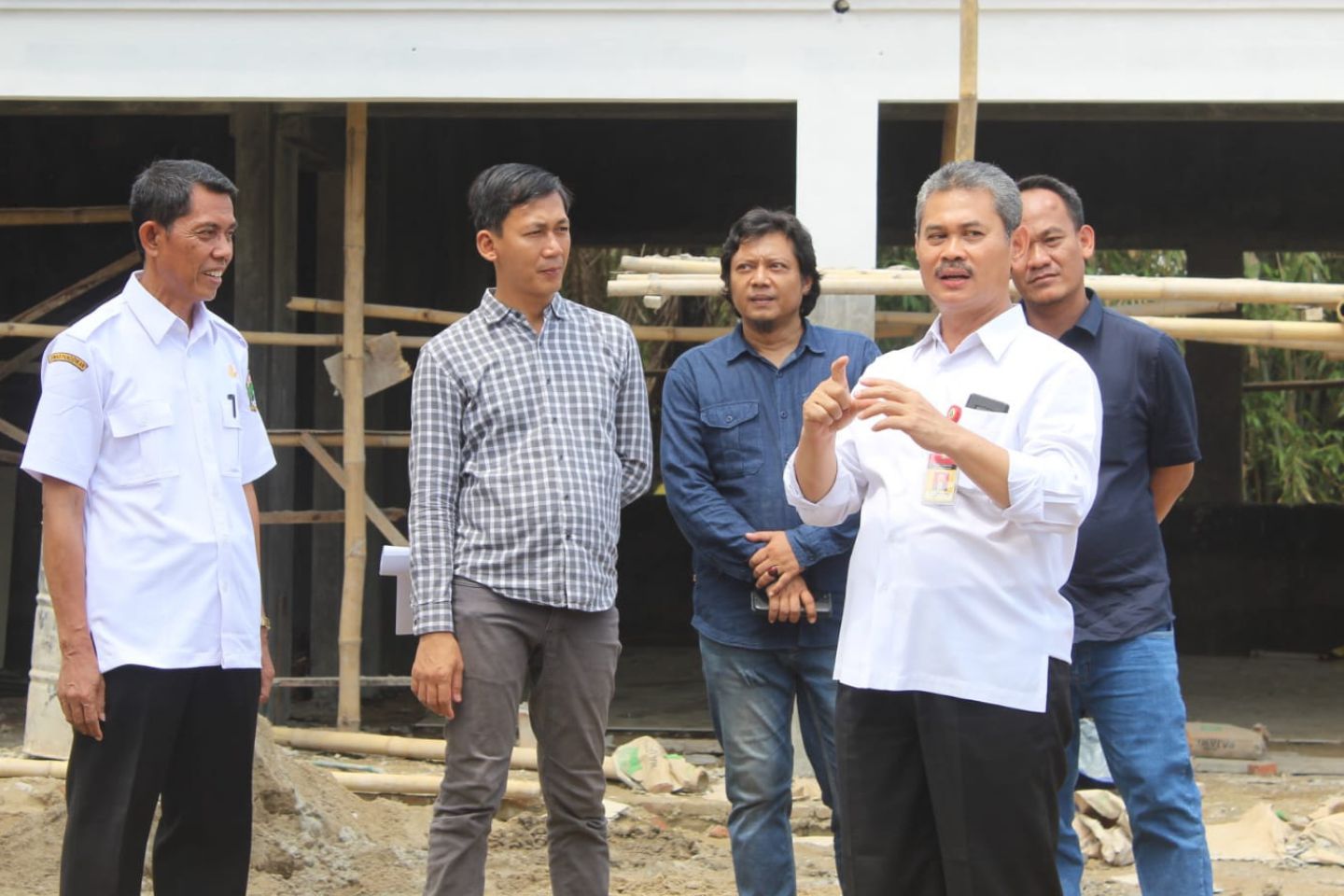 Pastikan DAK Fisik Susuai Rencana, Kepala Dindikbud Pantau Pembangunan SMKN 1 Curugbitung