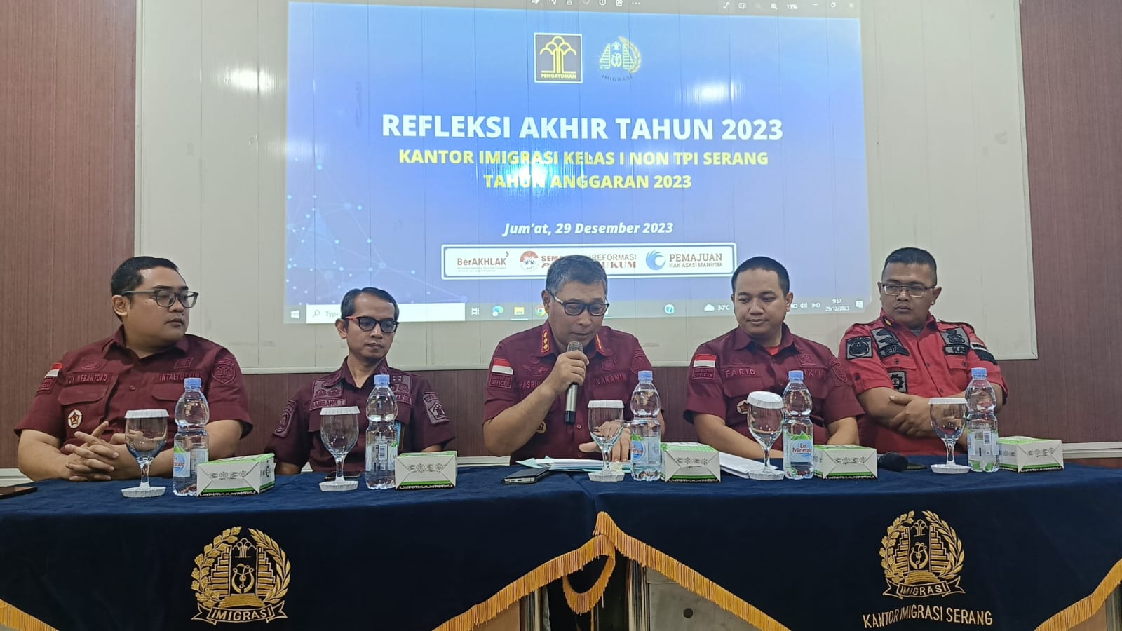 Kantor Imigrasi Kelas I Non TPI Gelar press relase  Refleksi Akhir tahun 2023