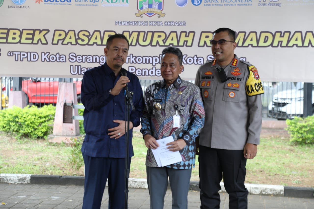 Pemkot Serang Bersama Unsur Forkopimda Gelar Gerebek Pasar Murah