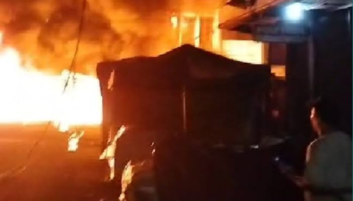 ‘Pasar Jedogan’ Royal Kota Serang Terbakar