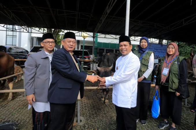 Pemkot Tangerang serahkan 47 ekor hewan kurban