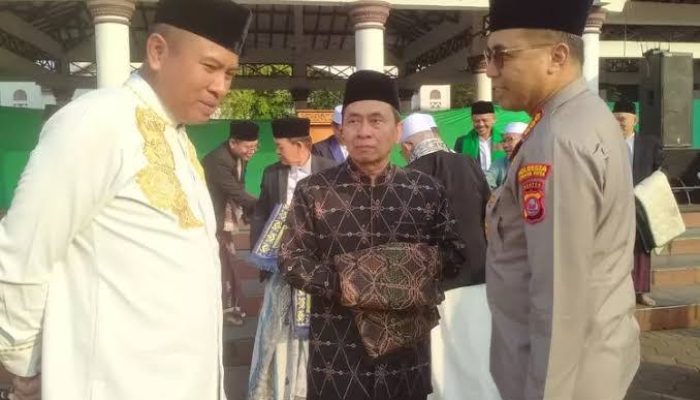 Penjabat Walikota Serang Yedi Rahmat Sholat Idul Adha di Alun-alun Barat, Ajak Umat Muslim Teladani Nabi Ibrahim AS