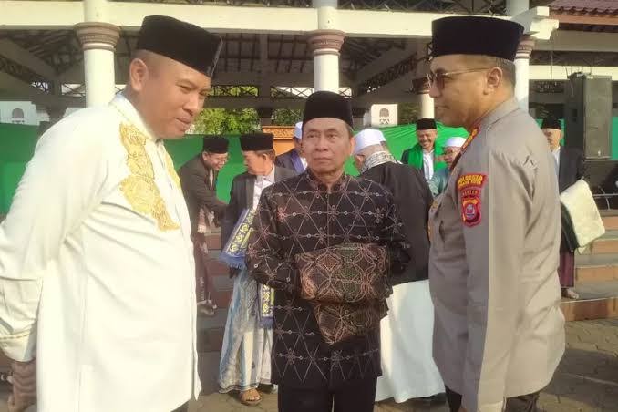 Penjabat Walikota Serang Yedi Rahmat Sholat Idul Adha di Alun-alun Barat, Ajak Umat Muslim Teladani Nabi Ibrahim AS