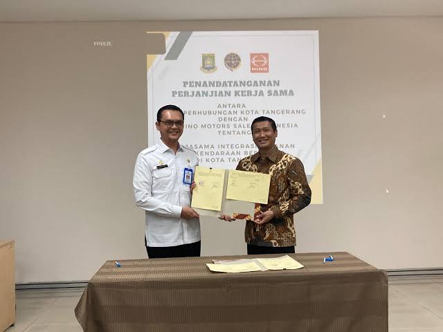 Pertama di Indonesia, PT HINO Tandatangani Kerjasama Uji KIR dengan Dishub Kota Tangerang
