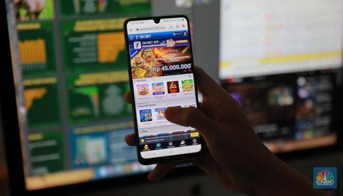 PPATK Ungkap Ribuan Anggota DPR Main Judi Online, Transaksi Satu Orang Capai Miliaran Rupiah