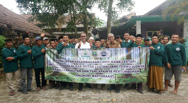 Penguatan Kelembagaan LMDH Wana Lestari : Langkah Pengelolaan Hutan dan Kesejahteraan Ekonomi